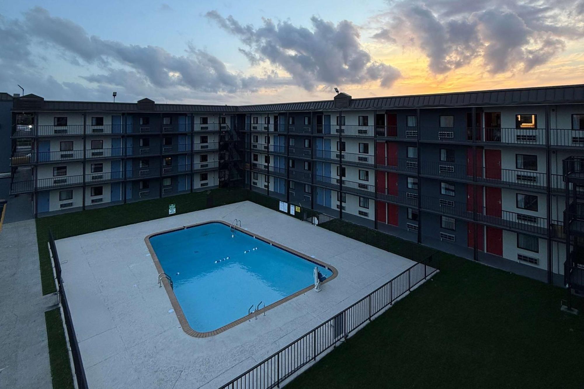 Days Inn By Wyndham Kenner/New Orleans Airport South Exteriér fotografie